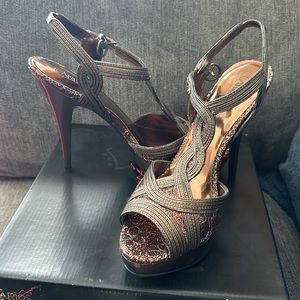 Carlos Santana, Vienna, Bronze Platform Heel. New In Box. Size 9.5 M.